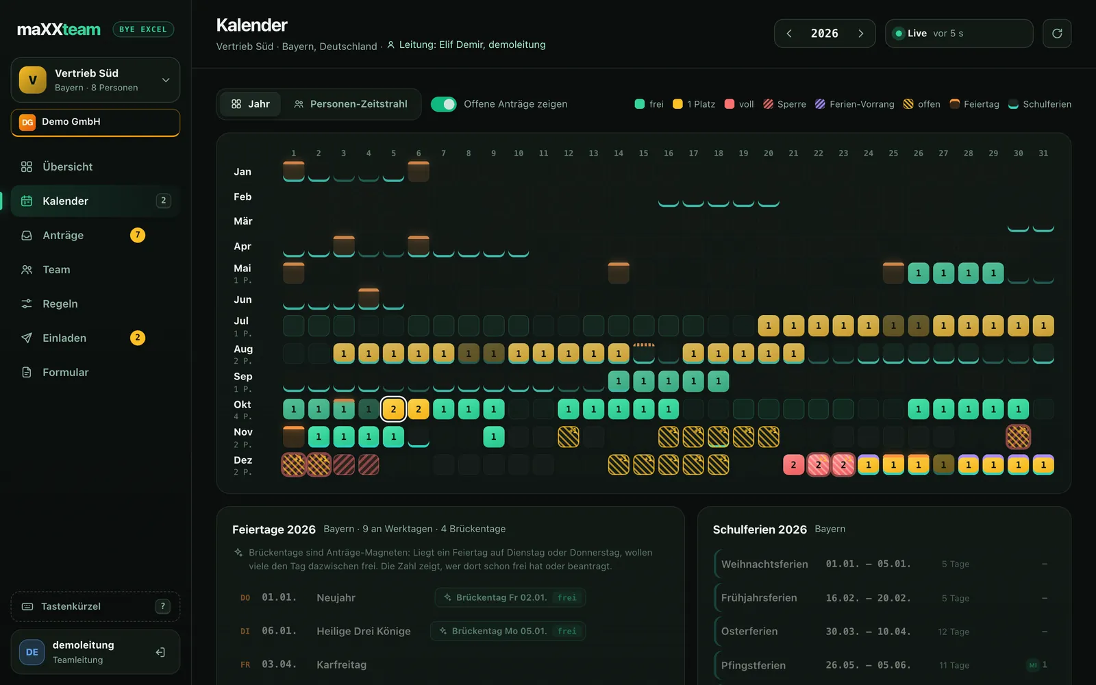 maXXteam Dashboard: Jahreskalender mit violett markierten Ferien-Vorrang-Tagen im Dezember